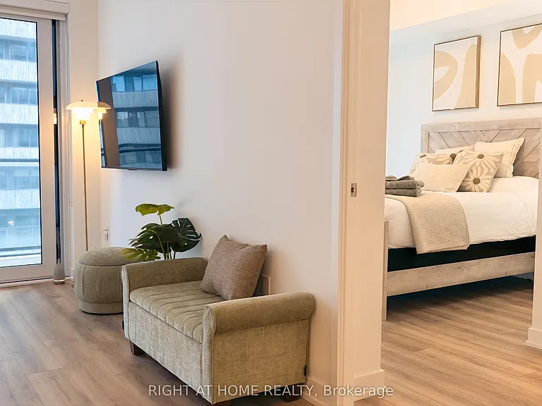 634 Church St #1401 — Photo 12