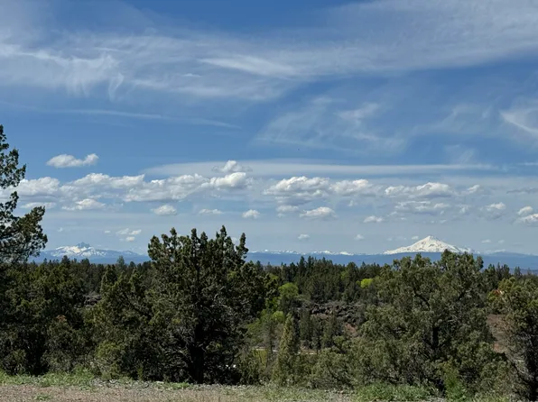 3295 NW Canyon Dr #132, Redmond, OR 97756
