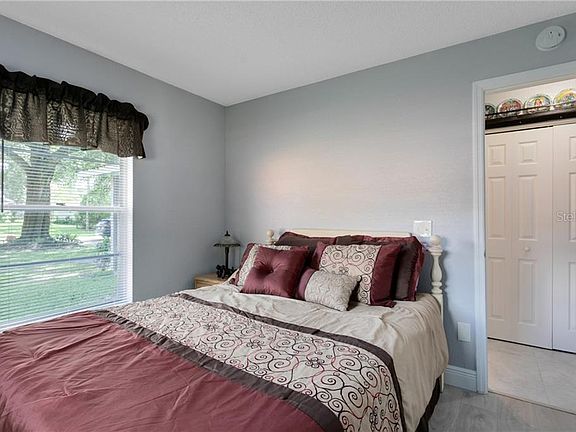 3rd image of 620 W Blue Lake Ter