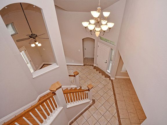 5th image of 29 Troon Dr