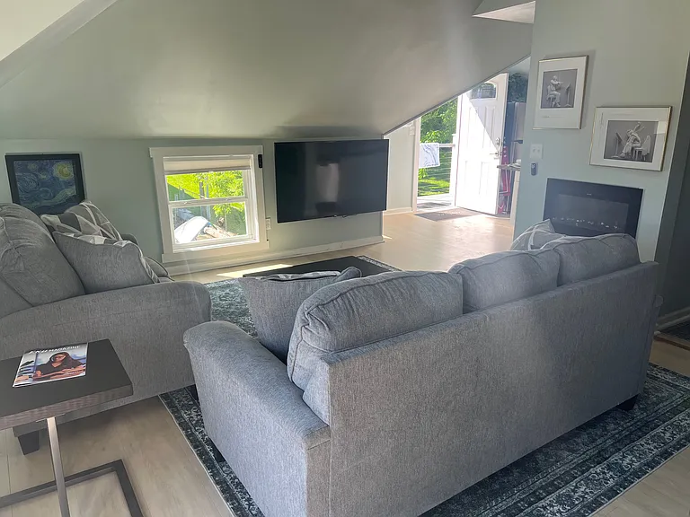 101 Moberly Ave #UP — Photo 9