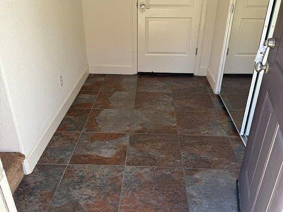 5th image of 185 Brighton Cir #1/2