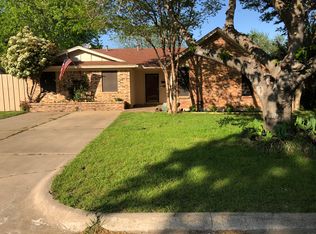 528 NW Chisholm Rd, Burleson, TX 76028