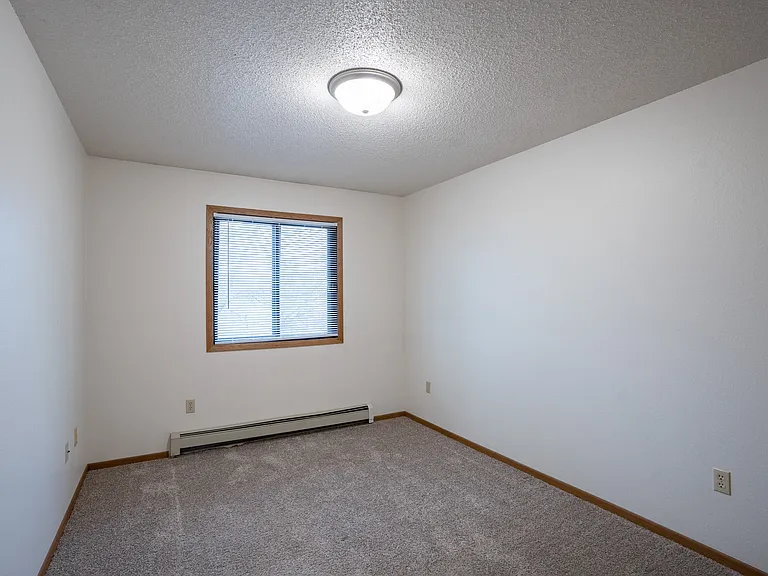 Fargo, ND Prairie Park Apartments | Bedroom
