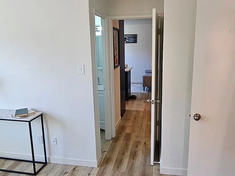 Hillside Apartments — Photo 35
