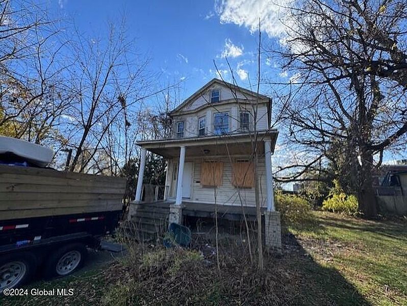 2nd image of 282 Livingston Avenue