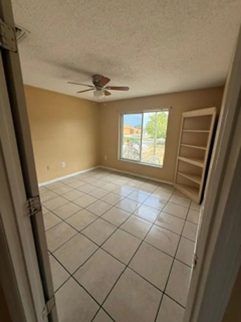 1527 Schoolhouse Street Unit A3 — Photo 2