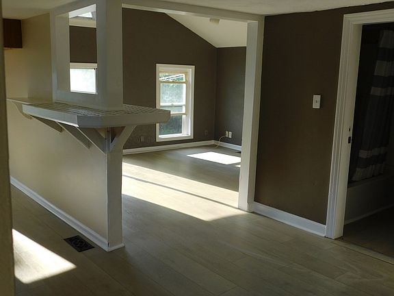 2nd image of 250A Parkerville Rd #D