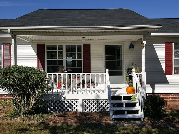 1820 Old Blacktop Rd, Mc Ewen, TN 37101