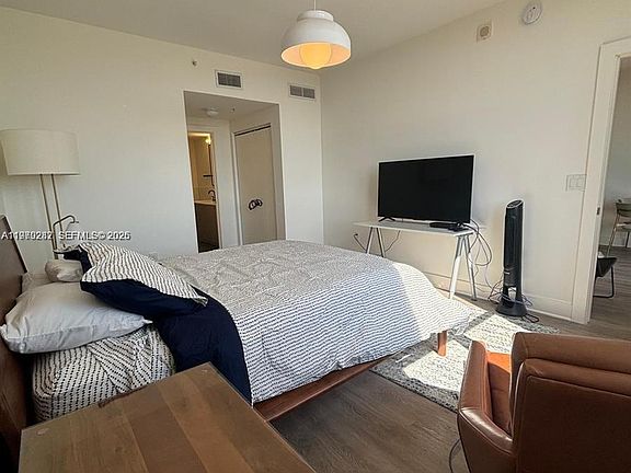 3rd image of 888 S Douglas Rd APT 1002