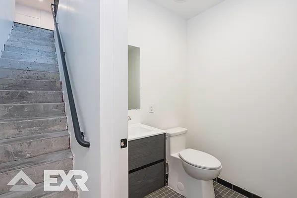 Rented by EXR | media 24