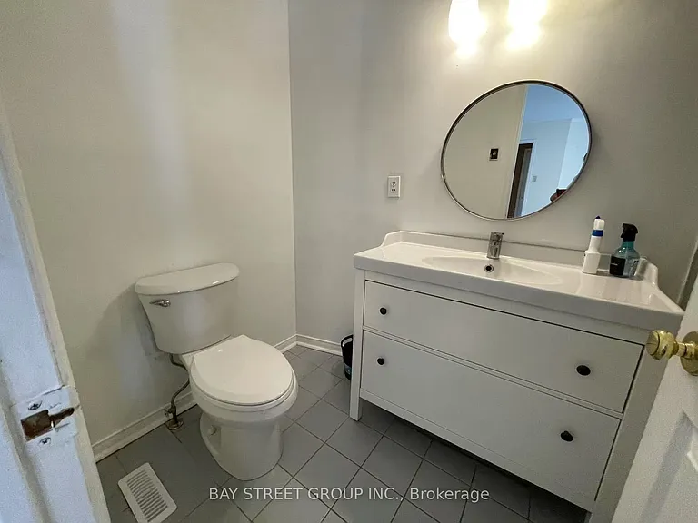 2589 Addingham Cres — Photo 8