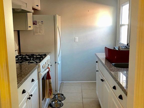 5th image of 629 Marlborough Ave
