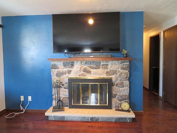 4th image of 621 Karen Dr