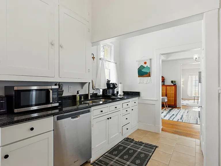 223 Edith Blvd SE — Photo 15