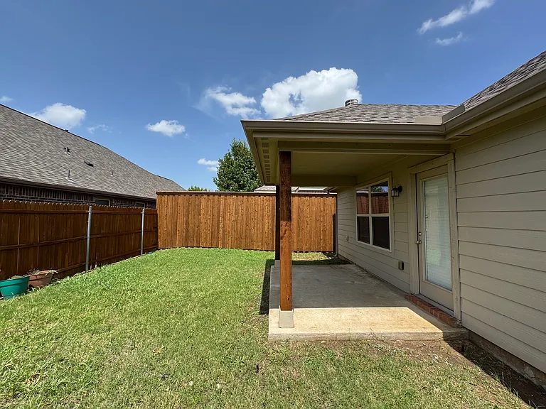 2108 Megan Creek Dr — Photo 18