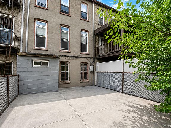 5th image of 571 Macon Street