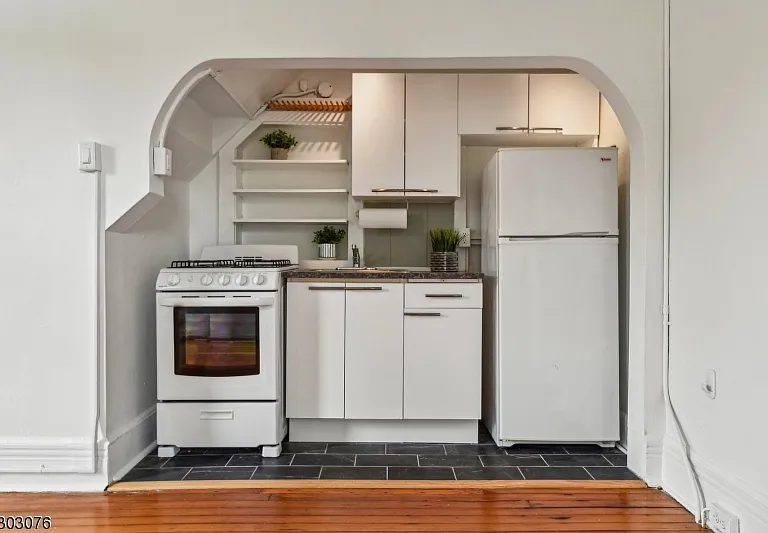 90 Midland Ave #4 — Photo 9