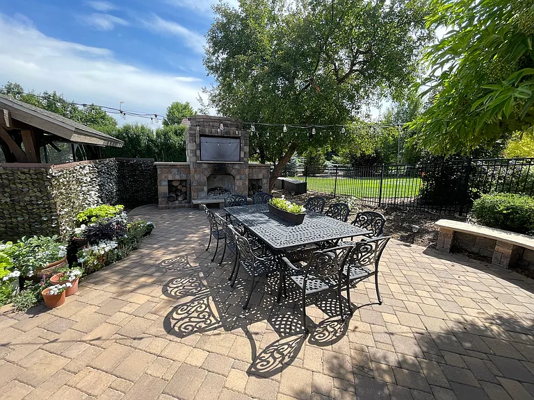1002 Creek Ct — Photo 8