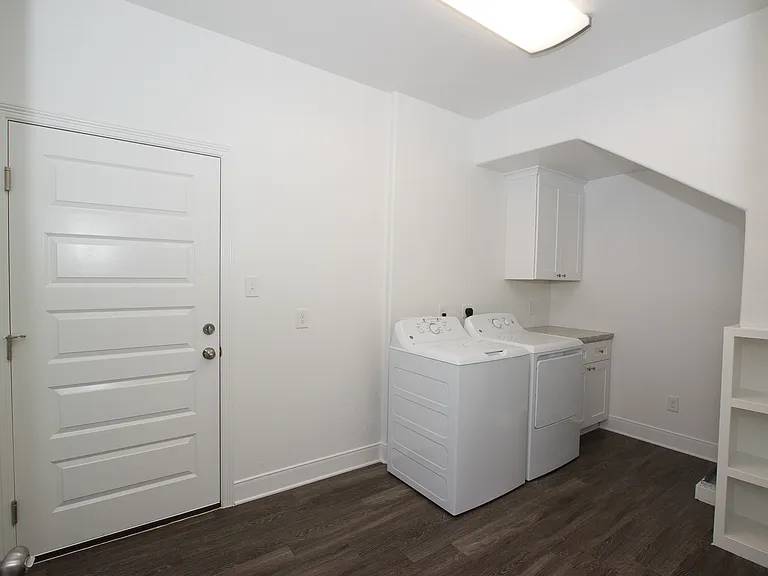 701 Hereford St #A — Photo 14