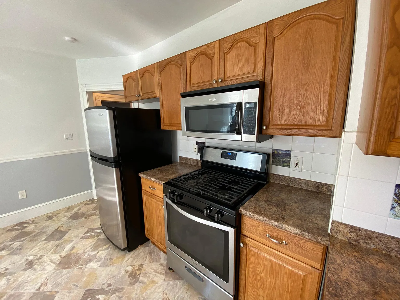 3 bed, 1000 sqft, $3,200 — Photo 4