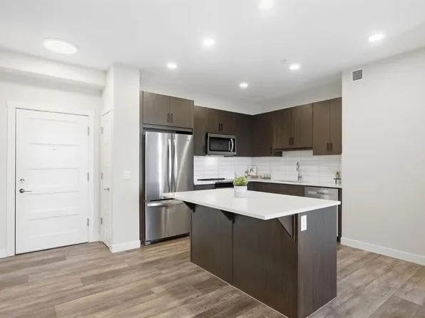 55 NE Wolf Hollow Cres SE #301, Calgary, AB T2X 1T8
