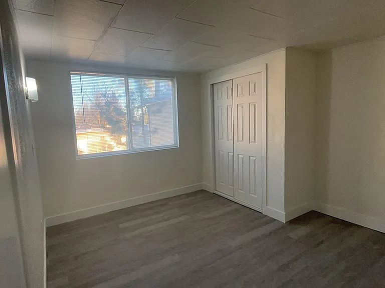 5314 W Sunset Hwy #E — Photo 4