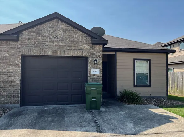 601 Rosewood St, Dayton, TX 77535