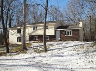 17 Burger Rd, Rhinebeck, NY 12572