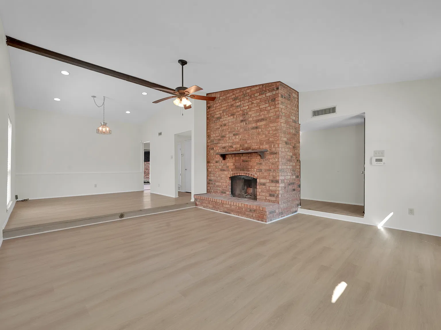 3 bed, 1756 sqft, $2,250 — Photo 3