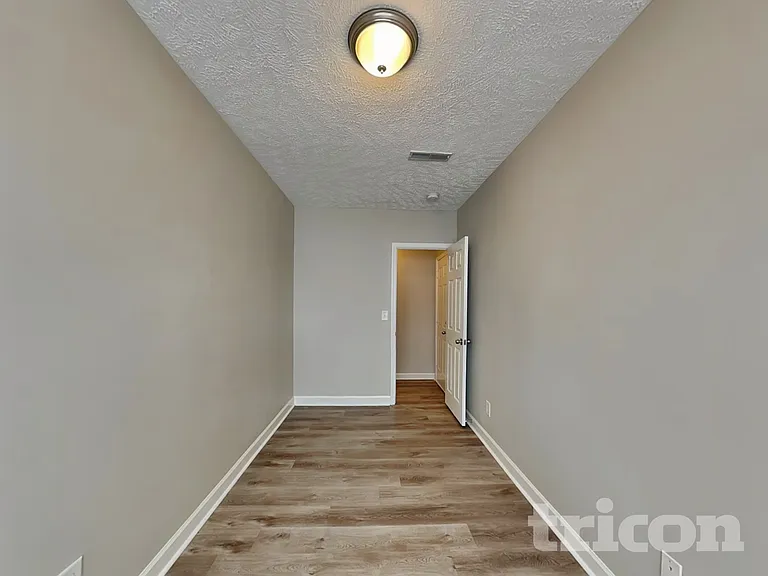 649 Belgium Dr — Photo 13