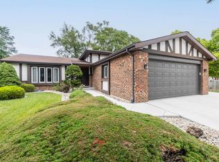 1400 Concord Dr, Downers Grove, IL 60516