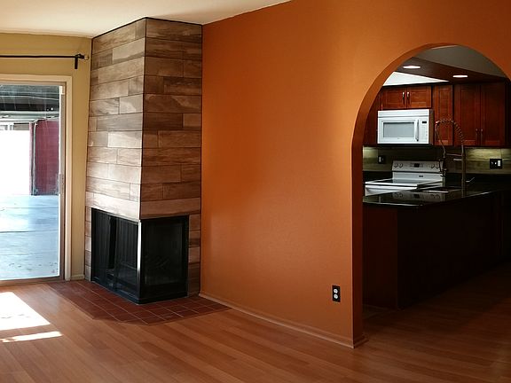 2nd image of 413 W La Jolla Dr