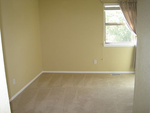 Upstairs bedroom with bath