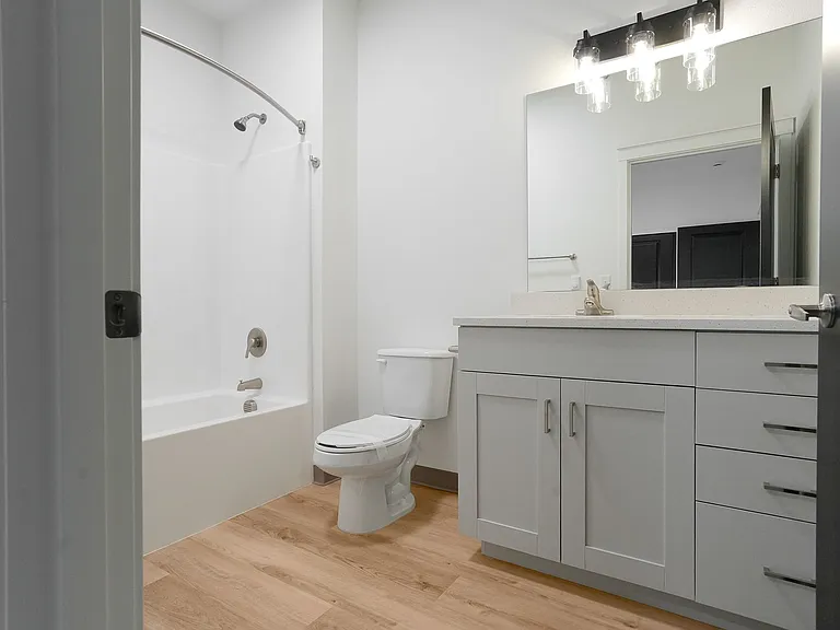 Riddell Rd Apartments — Photo 15