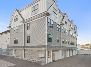 21 Beaumont St #21, Fairfield, CT 06824