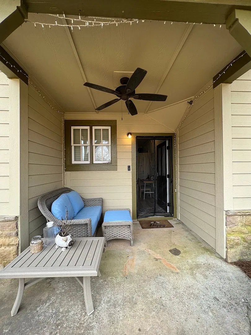 Well Maintained Condo at Creekside — Photo 2