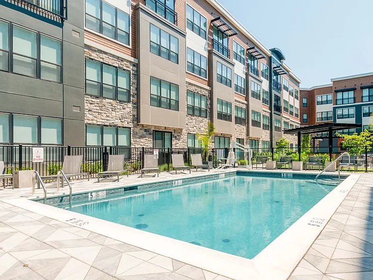 Enclave at Raritan — Photo 32