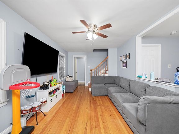 5th image of 3837 Cuyler Ave