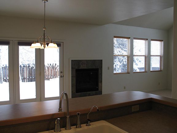 4th image of 2288 Monarch Dr #B