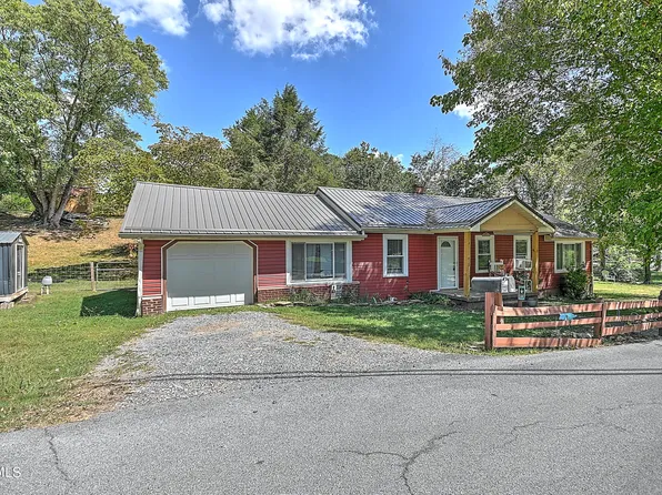 404 Dover Ave, Mt Carmel, TN 37645