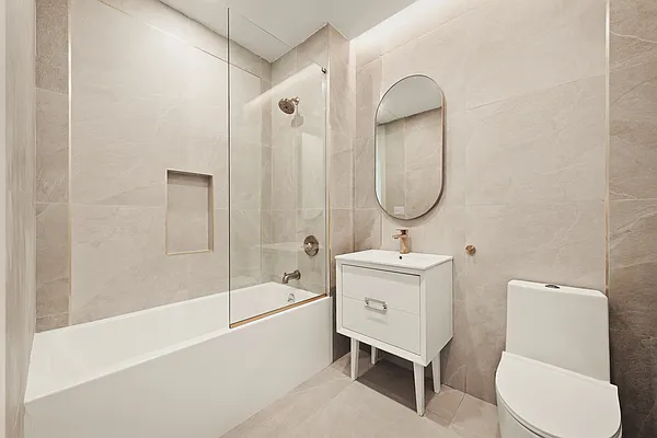 Bathroom, photo 1