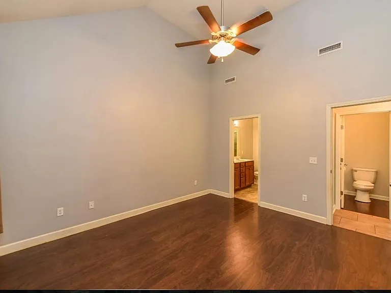545 Griffin Cir — Photo 11