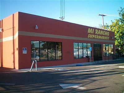 2nd image of 2202 E Fremont St