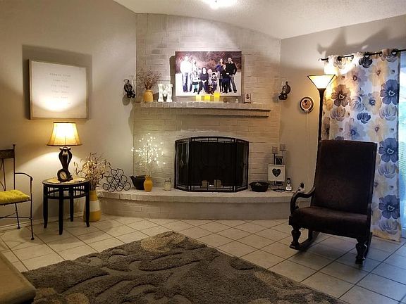 3rd image of 2614 N Capistrano Ct
