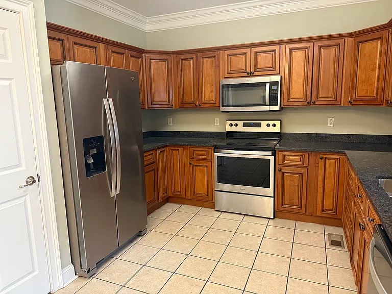 1718 Sterling Oaks Ln — Photo 21