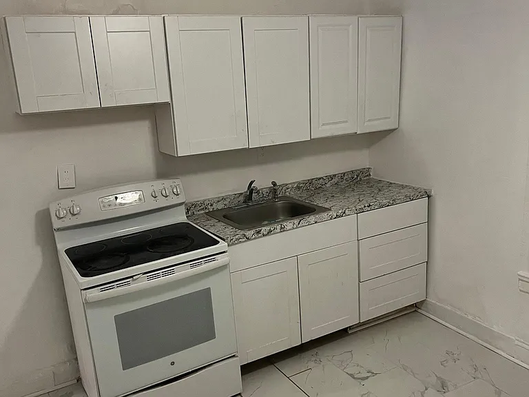 121 Waterville St #2 — Photo 8
