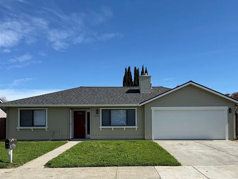1039 Homestead Ave — Photo 1