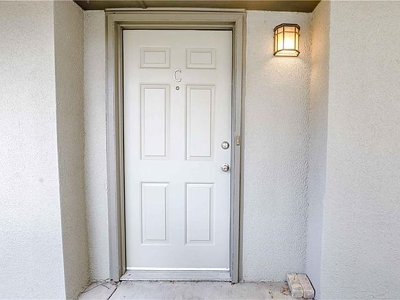 2nd image of 4916 Byers Ave #D3