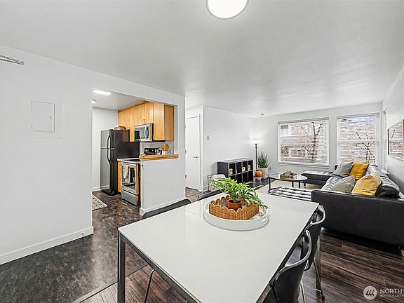 3rd image of 4111 Whitman Avenue N #402